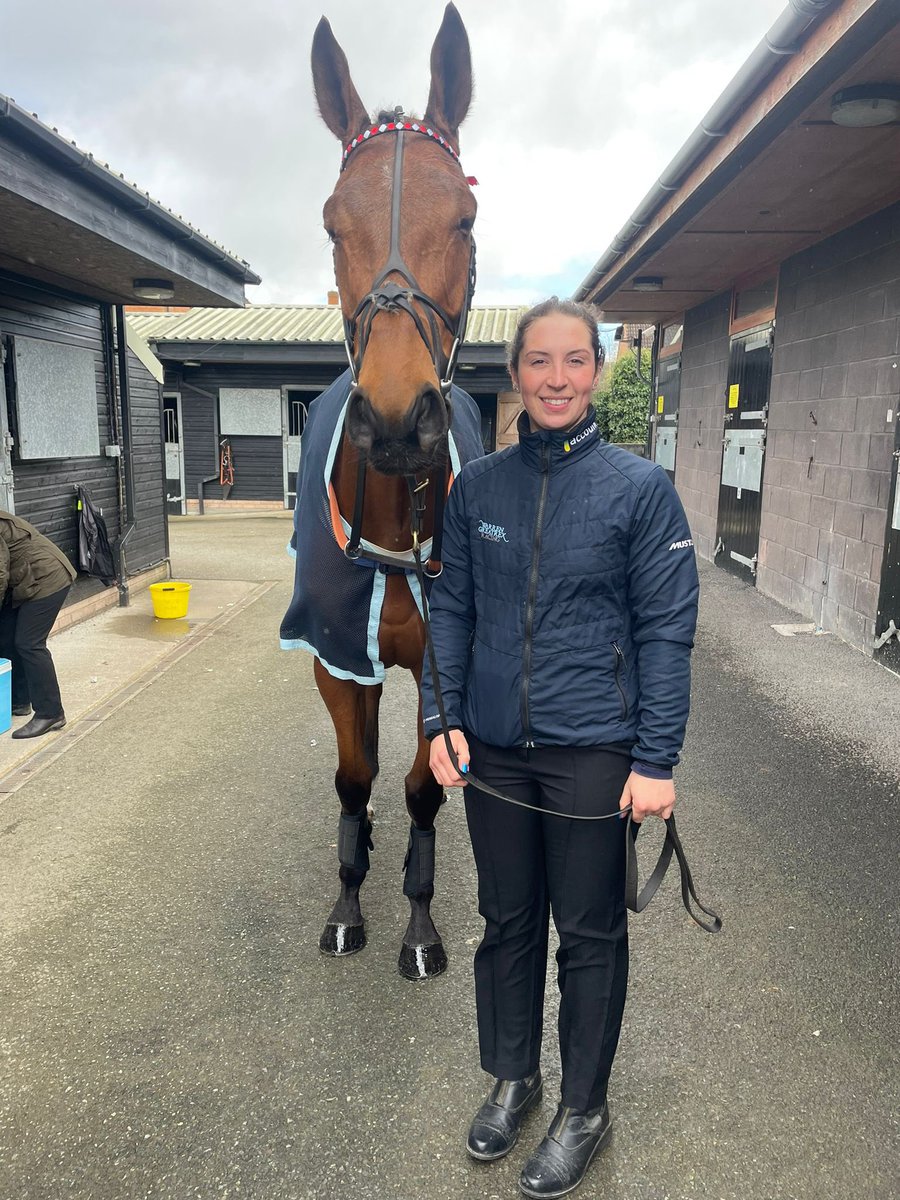 SHILLANAVOGY wins @HerefordRaces Novices’ Limited Handicap Hurdle in fine style under a fine ride from @james_bowen_ . Congratulations to owners the Both Ways Partnership who are enjoying their first win together. Proudly sponsored by @1accountID