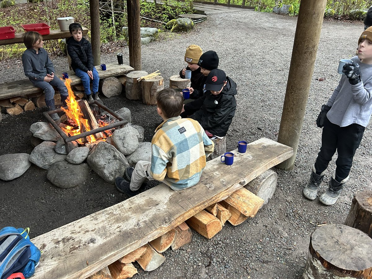 Good morning from @CheakamusCentre with some hot chocolate! Hung out with the @HeightsSeymour Gr 3s last night for the overnight field trip! Thanks to all the parents and staff for making this a memorable trip for the students @NVSD44