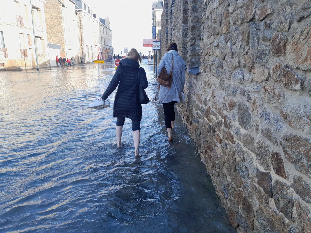 DavidPoncet's tweet image. Les "joies" de la submersion
#TempêtePierrick #SaintMalo