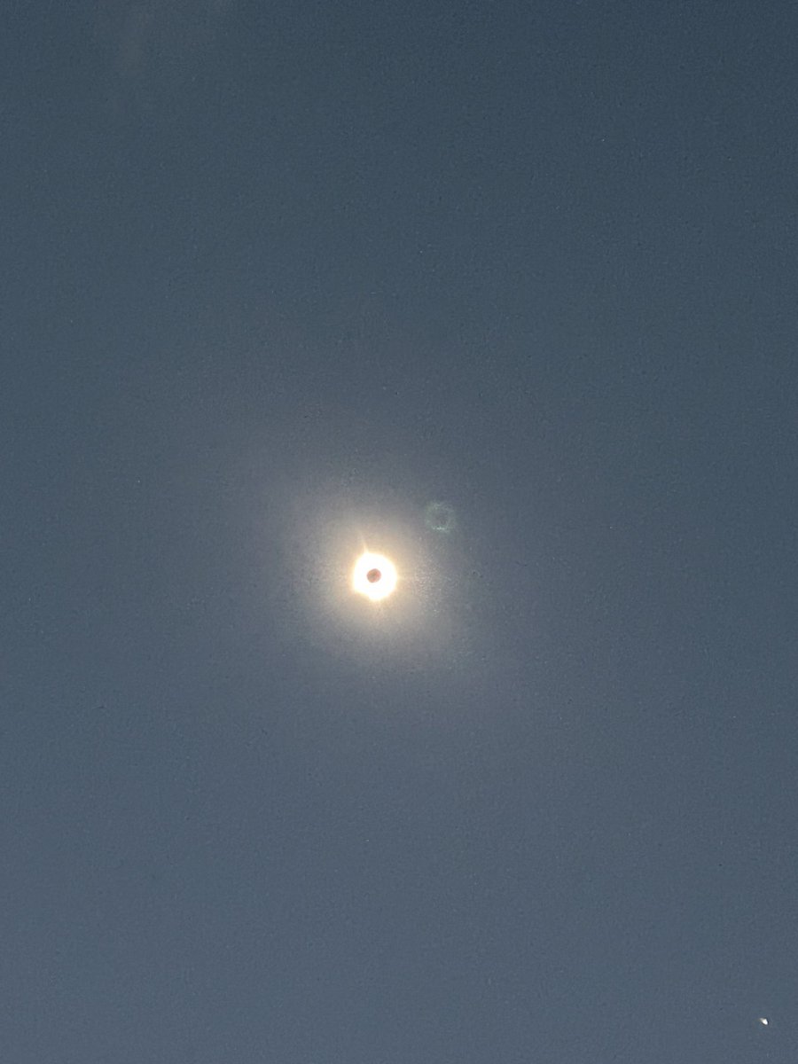 I complain a lot about Texas but every now and then, it’s alright. #Eclipse2024 #TotalEclipse2024 #Eclipse
