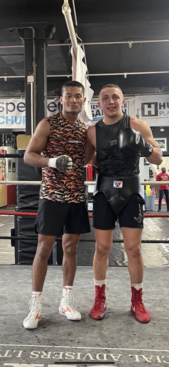 Had a lot of talented fighters at our gym in the 20 years we have been running today was one of them
When a special fighter walks in great to have Japan’s <a href="/andy_h888/">Andy Justice Hiraoka 平岡 アンディ🇯🇵🇬🇭</a> andy Hiraoka 23 wins 18 KO’s with our 8-0 <a href="/Marcustom96/">Marcus Tomlinson</a> great viewing and good experience for Marcus!
