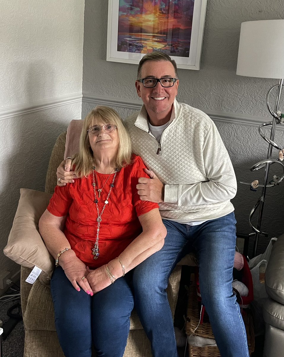 Happy 80th birthday, yes 80!!!!  to my one & only, my best pal my wee Mum.  👌🥰🎈🎁🎂🍰 #mum #birthday #80thbirthday