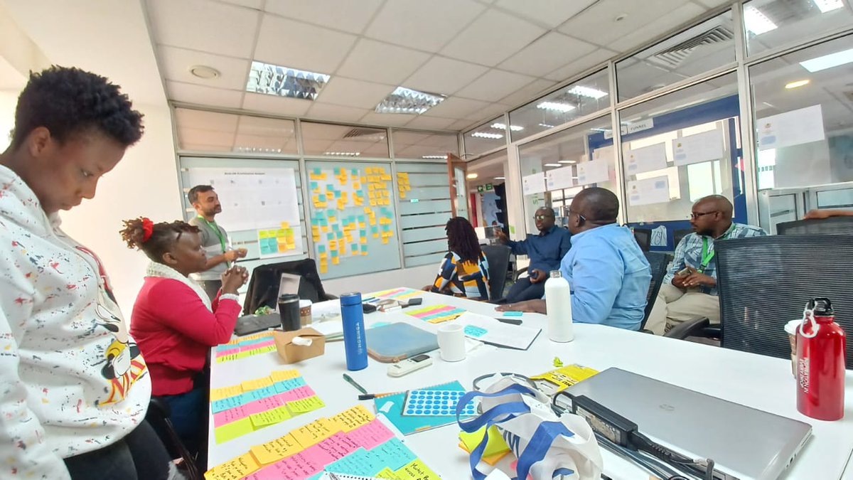 📍Kenya 🇰🇪
This is the second day of an ideation workshop for Safaricom PLC, with GSMA and YUX Design.
💡Our goal: Improve the Pochi la Biashara product so it is better adapted to woman micro-entrepreneurs, and thus contribute to reducing the digital gender gap.
#UX #Research