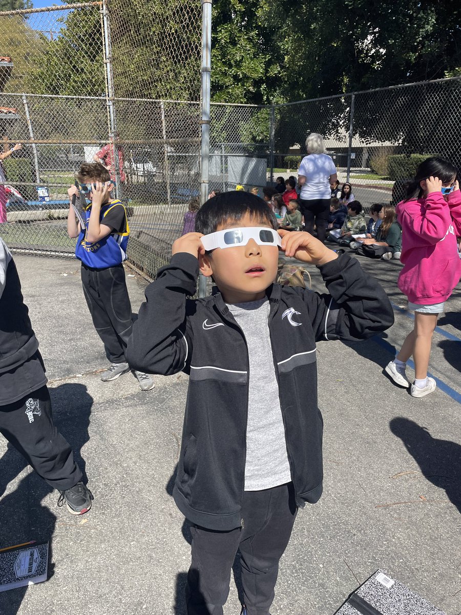 SOEC students were mesmerized by the Solar Eclipse. All grade levels enjoyed this historic moment. Here’s looking to 2044! @LAUSDSup @LASchoolsNorth @LAUSD_Achieve @ScottAtLAUSD