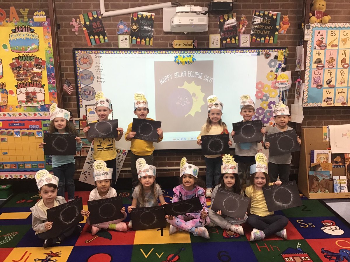 Happy Solar Eclipse Day!😎☀️🌖🌗🌘So cool!🤗<a href="/MeadowDriveElem/">Meadow Drive School</a> #moonsshadow #spectacular