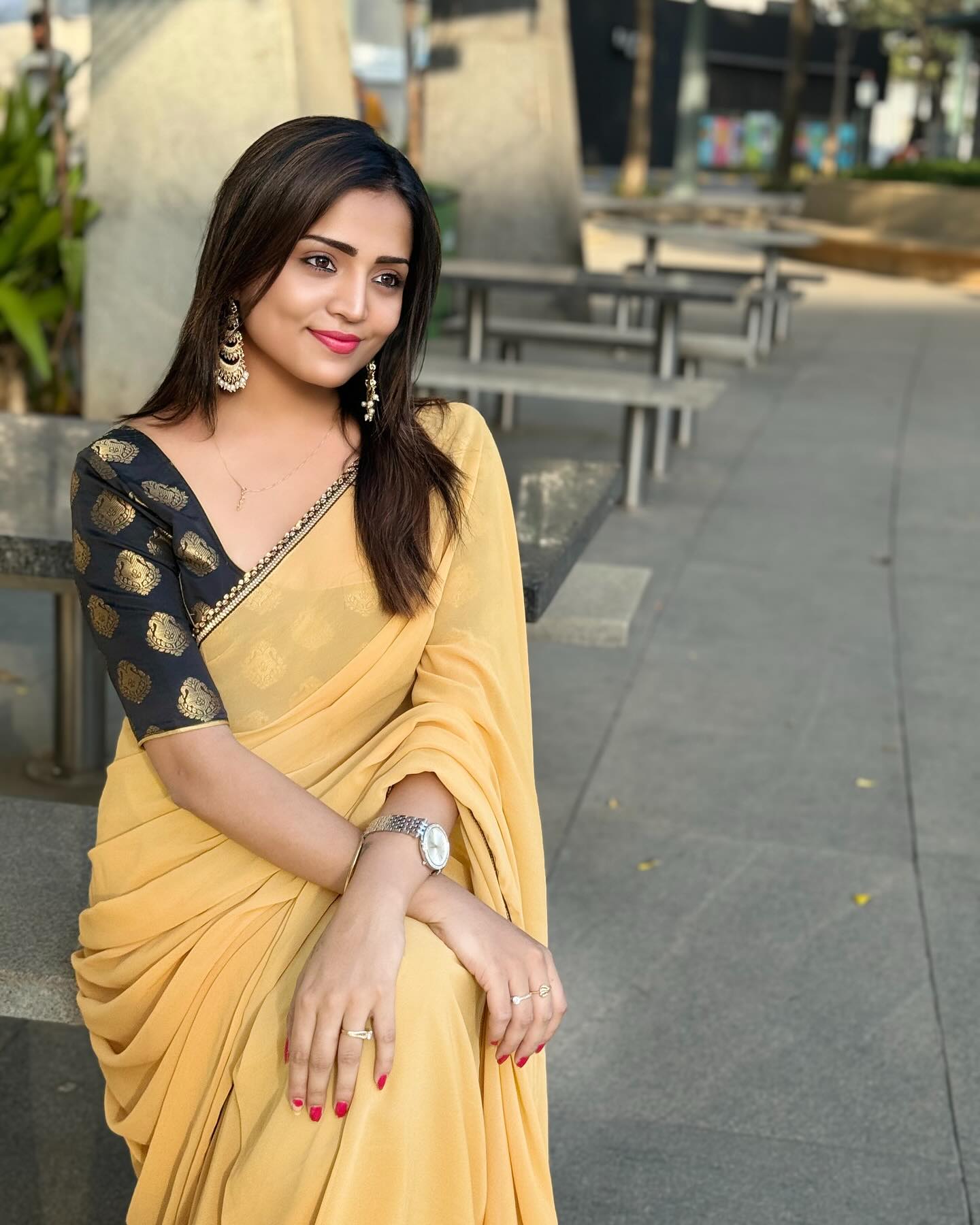 GKuxf9la4AE6bSU?format=jpg&name=large