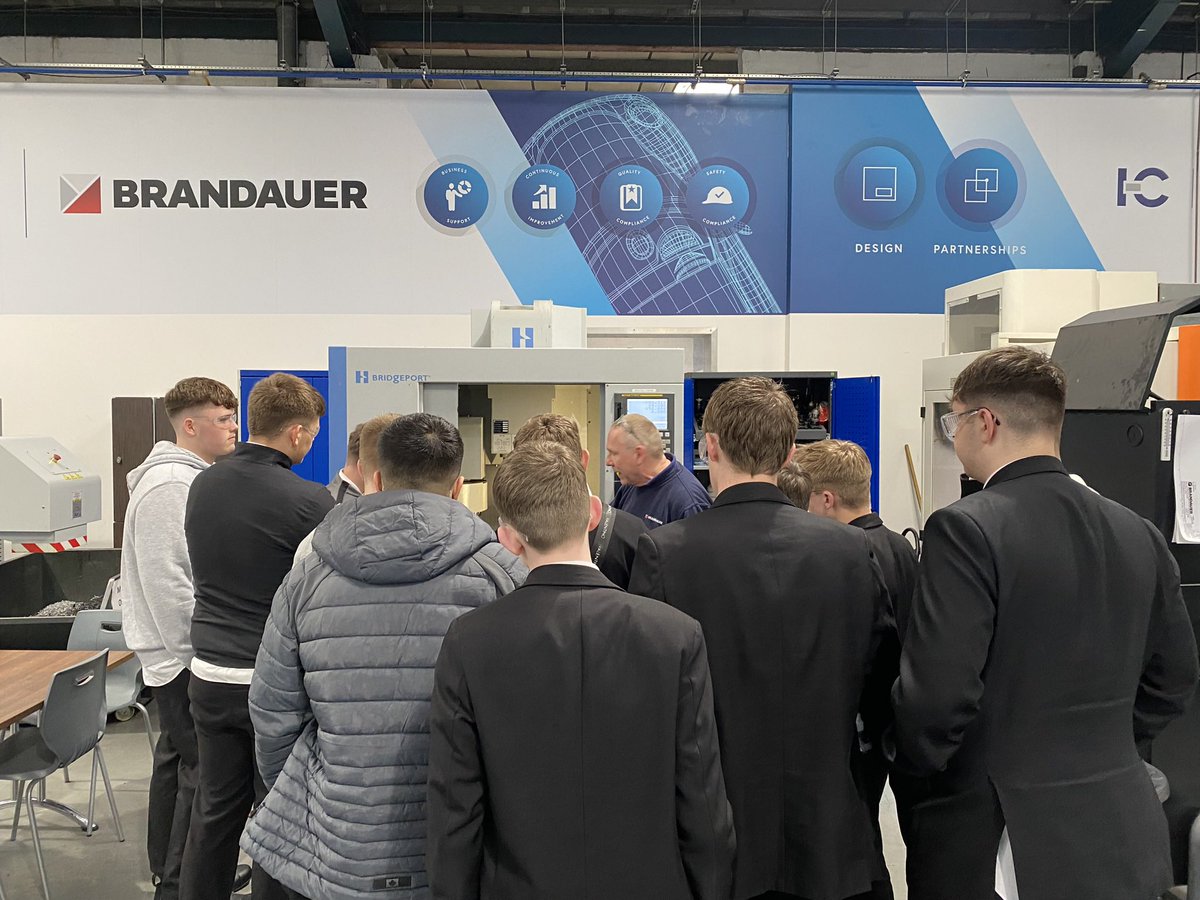 Leanne Mee tweet media