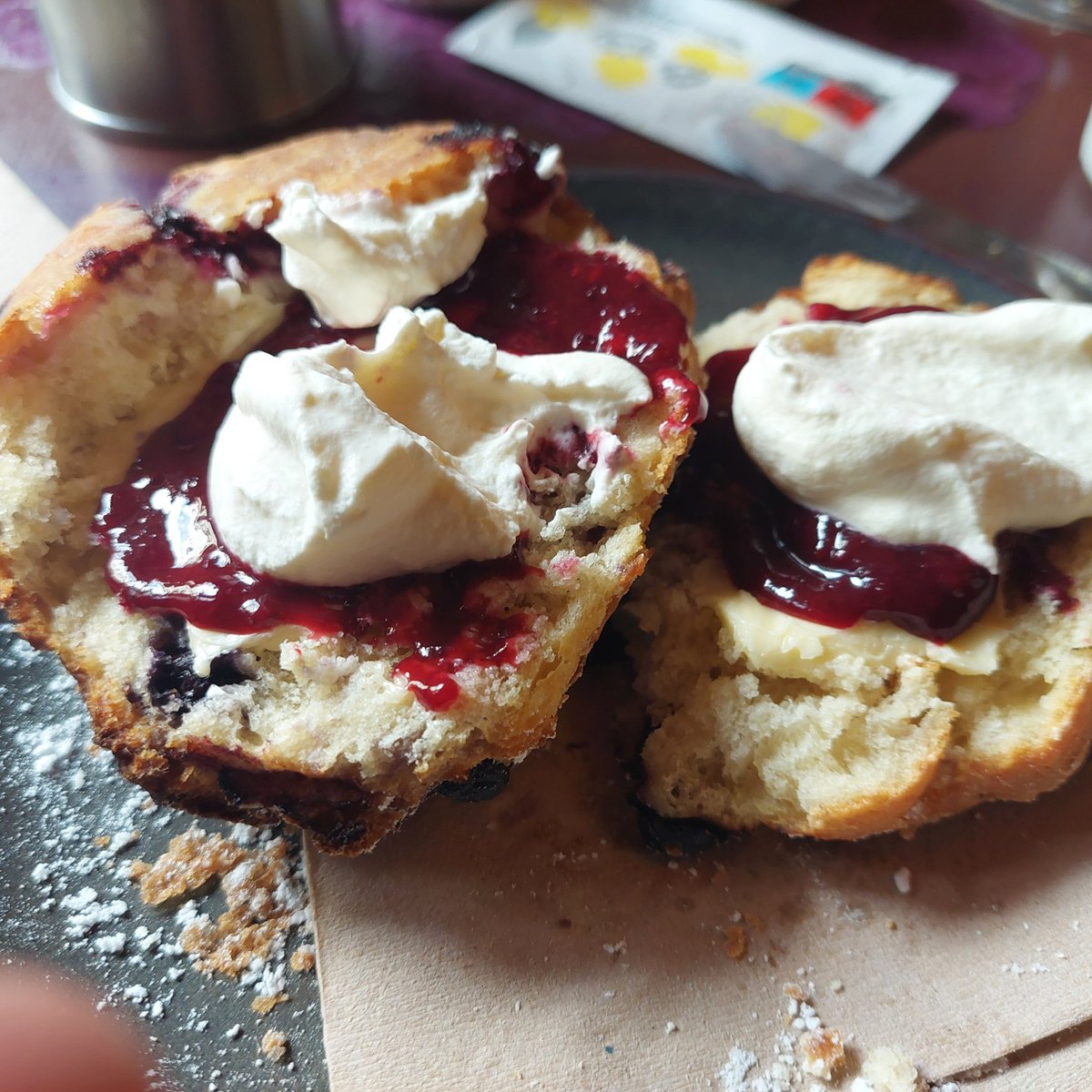 Robert T tweet media