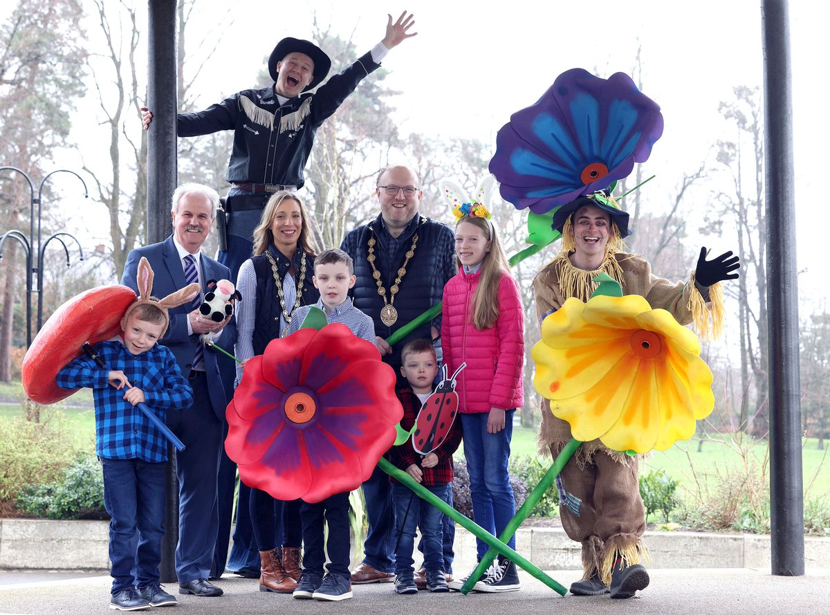 Join The Right Worshipful the Mayor of Lisburn & Castlereagh, Councillor Andrew Gowan and thousands of carnival revellers on Saturday 11 May for the City of Lisburn & Castlereagh’s Mayor’s Carnival Parade & Family Fun Day 2024 For more info please visit: islandartscentre.com/news/country-c…