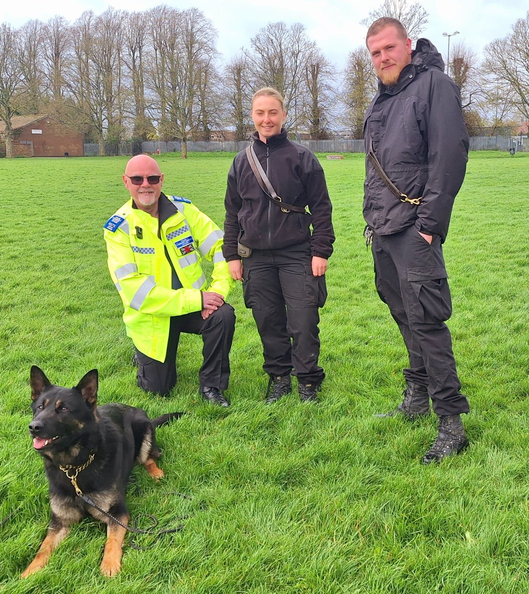 Some of you may have noticed 3 Police cars 🚔near to the park in Lutterworth. Please don't worry. Our dog section were just letting their dog🐕stretch its legs. Only able to get this picture thanks to one of our 'top dog' handlers. Our dogs don't discriminate. They bite officers.