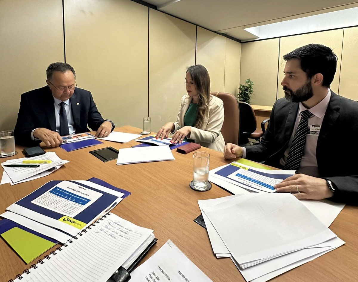 Seguindo agenda, começamos o dia apresentando o projeto de expansão da Rede Nacional de Comunicação Pública (RNCP) para o presidente da Comissão de Comunicação da Câmara dos Deputados, Silas Câmara.