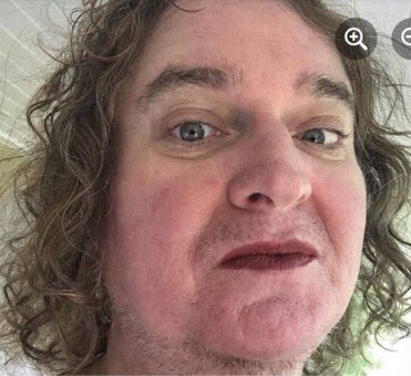 Frollein_VogelV's tweet photo. Nachdem dieser Mensch es nicht durch den Gesichtsfilter einer App für Frauen geschafft hat zerrt er die Gründerin  Sall Grover vor Gericht https://t.co/SfNk938vNg