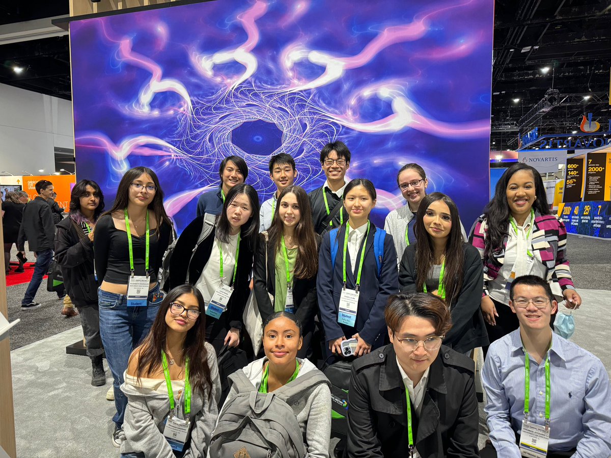 Amazing time with the incomparable, @jameshan_sj, mentoring high school students that are presenting their research here @aacr for the special program! #AACR24 #AACRAMC
