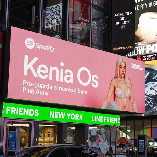 Promocional para “Pink Aura” desde el Times Square en New York.