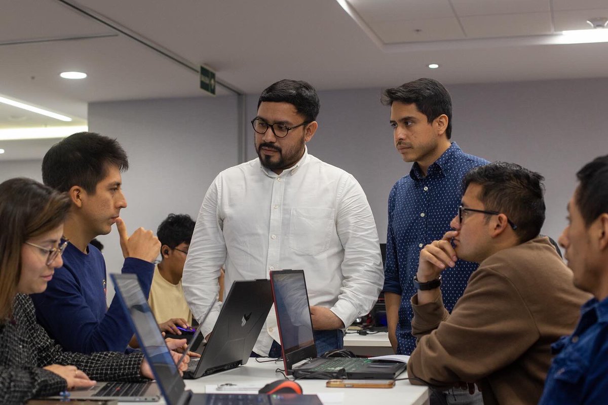 InnovaLab tweet media