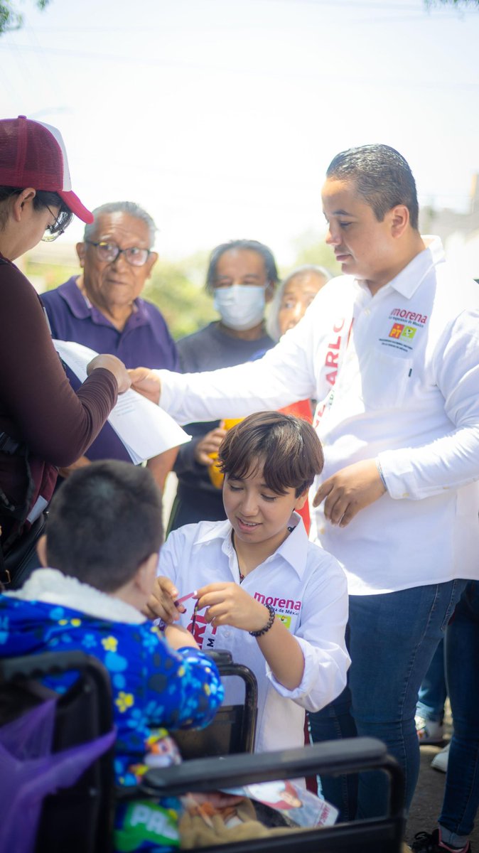 yancolozano's tweet photo. Hoy es un  día especial, porque me acompañó mi hija a visitar a la gente bonita de la Malinche y Nueva Tenochtitlán. Debemos inspirar a las nuevas generaciones a resolver los retos de frente a nuestra gente, unidos y sobre todo pensando en el bien común. 

#JanecarloAlcalde https://t.co/QlR1T18qxq