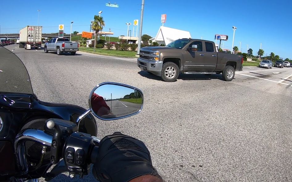 Did you know? A motorcycle-vehicle crash is more likely to happen between 4 and 7 p.m., and most crashes with motorcyclists occur when vehicle drivers are turning left. Learn more at bit.ly/3LBvomv