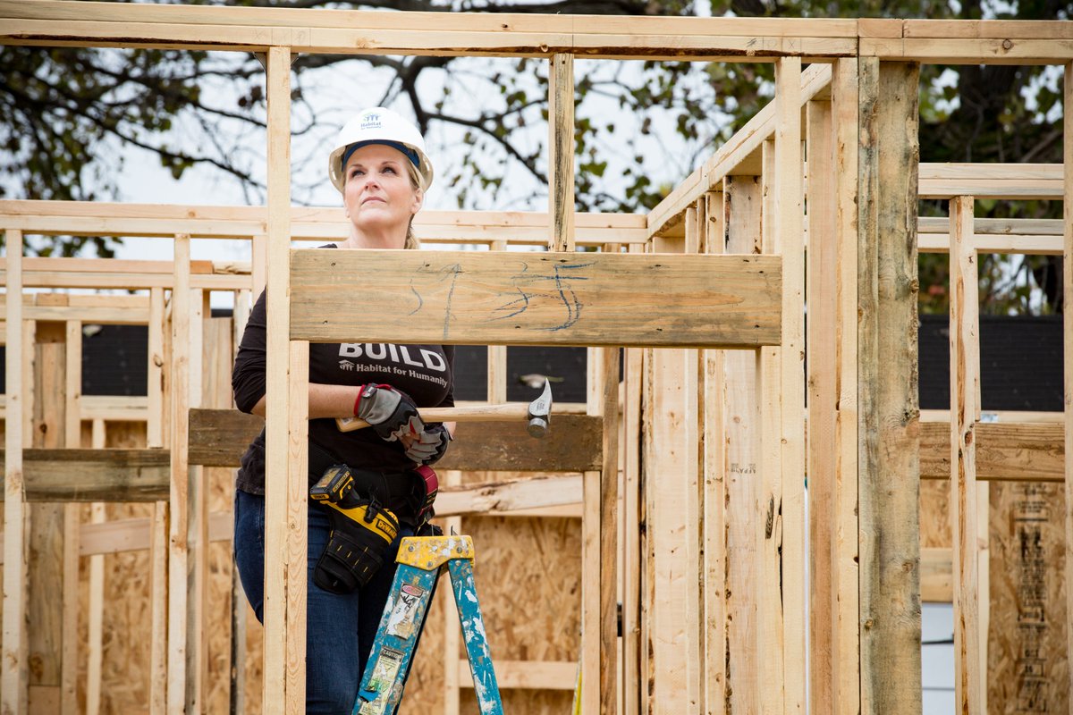 Congratulations to Habitat Humanitarian @trishayearwood on being awarded the @CMT June Carter Cash Humanitarian Award! Thank you for being a tireless champion and advocate for our vision of a world where everyone has a safe, decent place to call home.