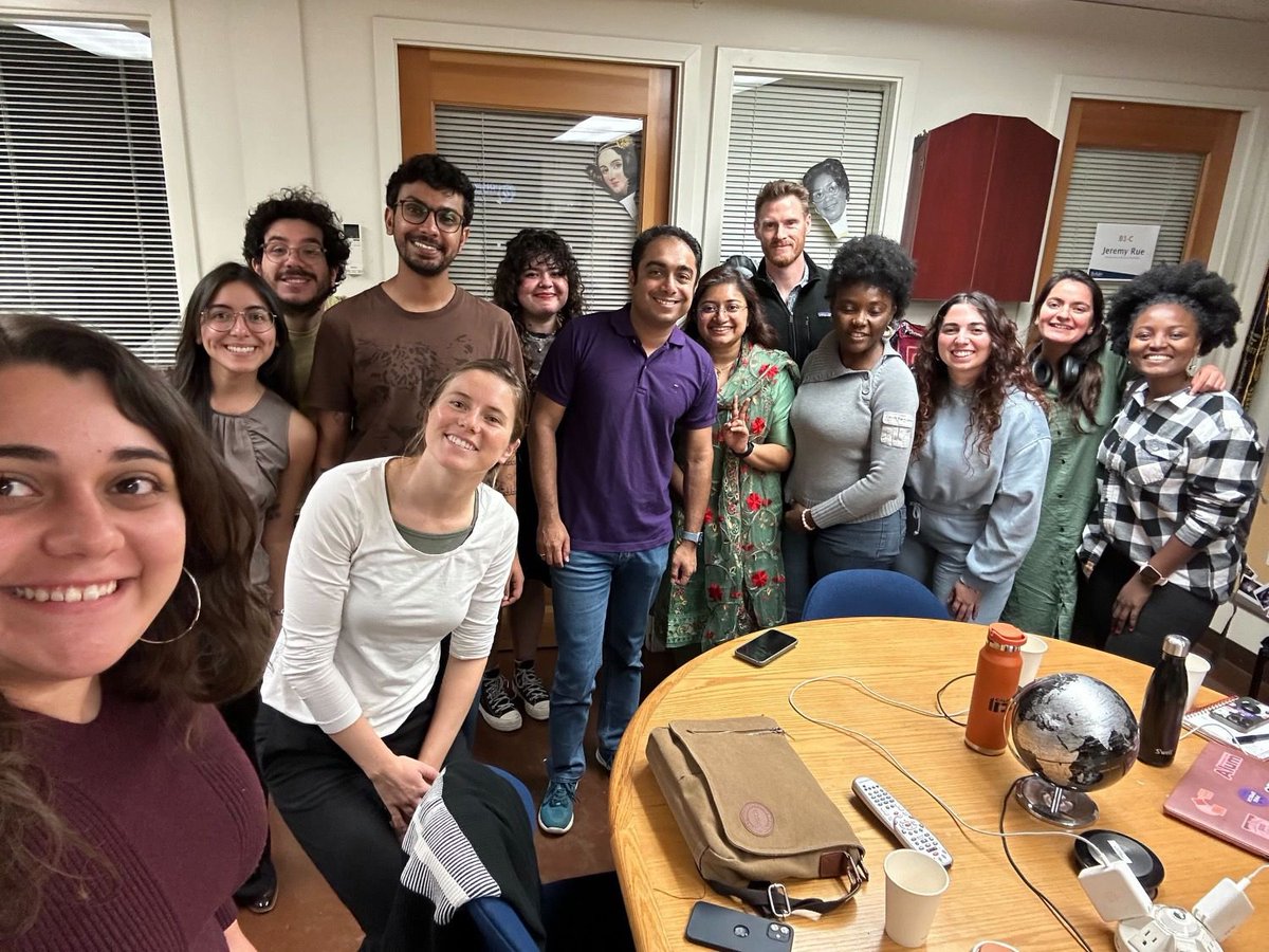 Was an absolute privilege to speak with UC Berkeley's journalism class last night about my work so far, international reporting, covering tech through social, cultural and political lenses, India, and so much more. Thank you for having me, @ucbsoj and @muk_ankita!