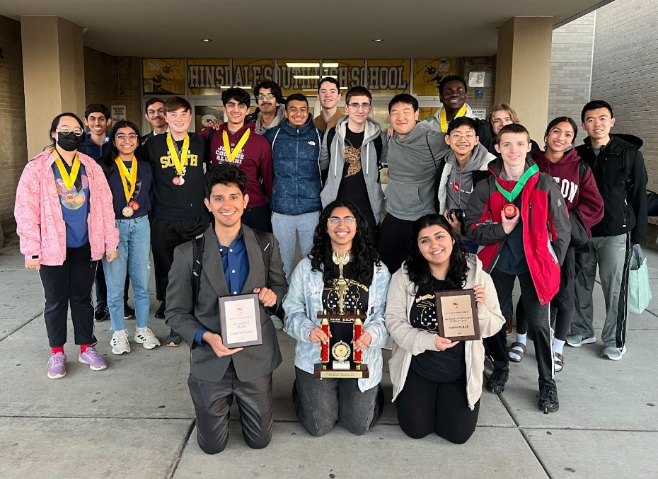 Both the @ThisIsHCHS AND @HinsdaleSouthHS Math Teams finished TOP 10 in the STATE at the ICTM State Tournament over the weekend! Hinsdale South (pictured) finished 9th overall in Division 3AA and Hinsdale Central took 10th in Division 4AA.