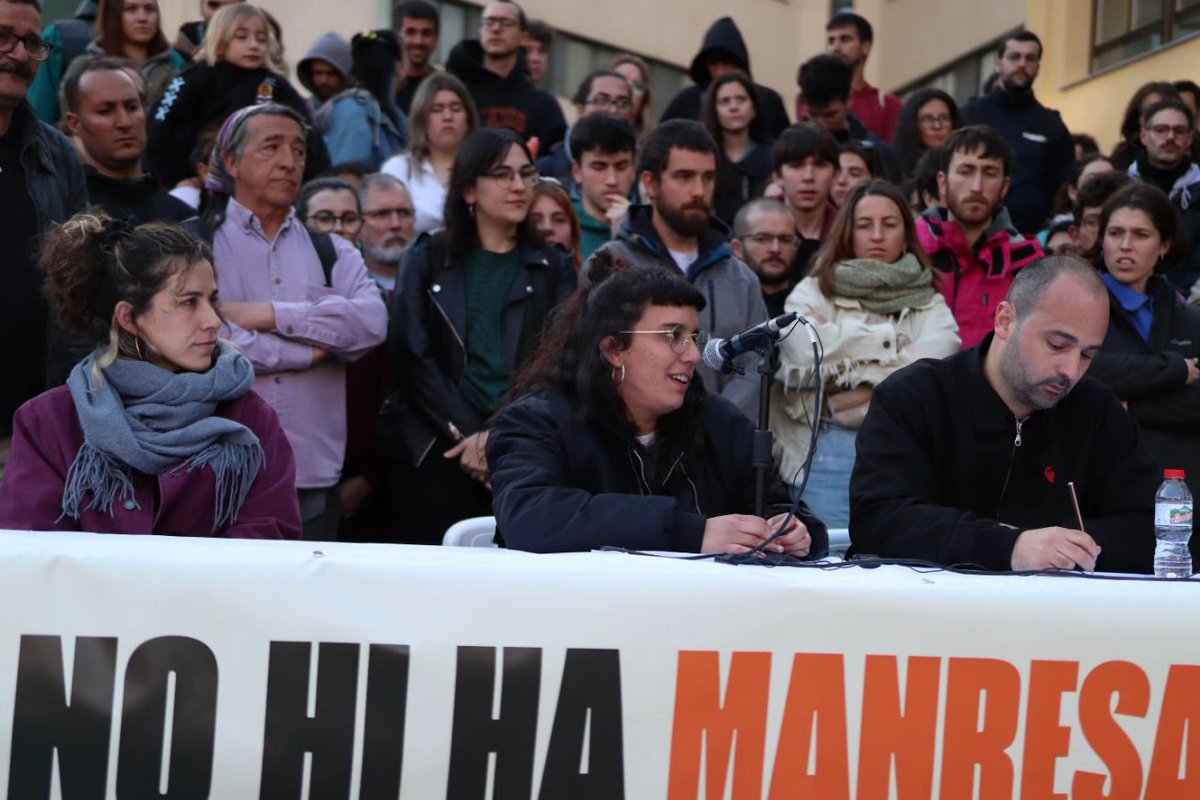 lalternativamnr's tweet photo. NO HI HA MANRESA SENSE L'ALTERNATIVA!✊🏽

Davant qui vol silenciar els carrers si no en treu benefici, som moltes més les persones que volem continuar fent florir la cultura i les festes populars per construïr una ciutat viva i combativa. Vam néixer amb aquest objectiu. https://t.co/82GUTttVrj