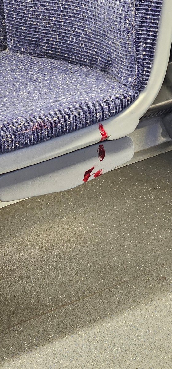 'If you see something that doesn't look right...' does this count @TLRailUK ?  #seeitsayitsorted