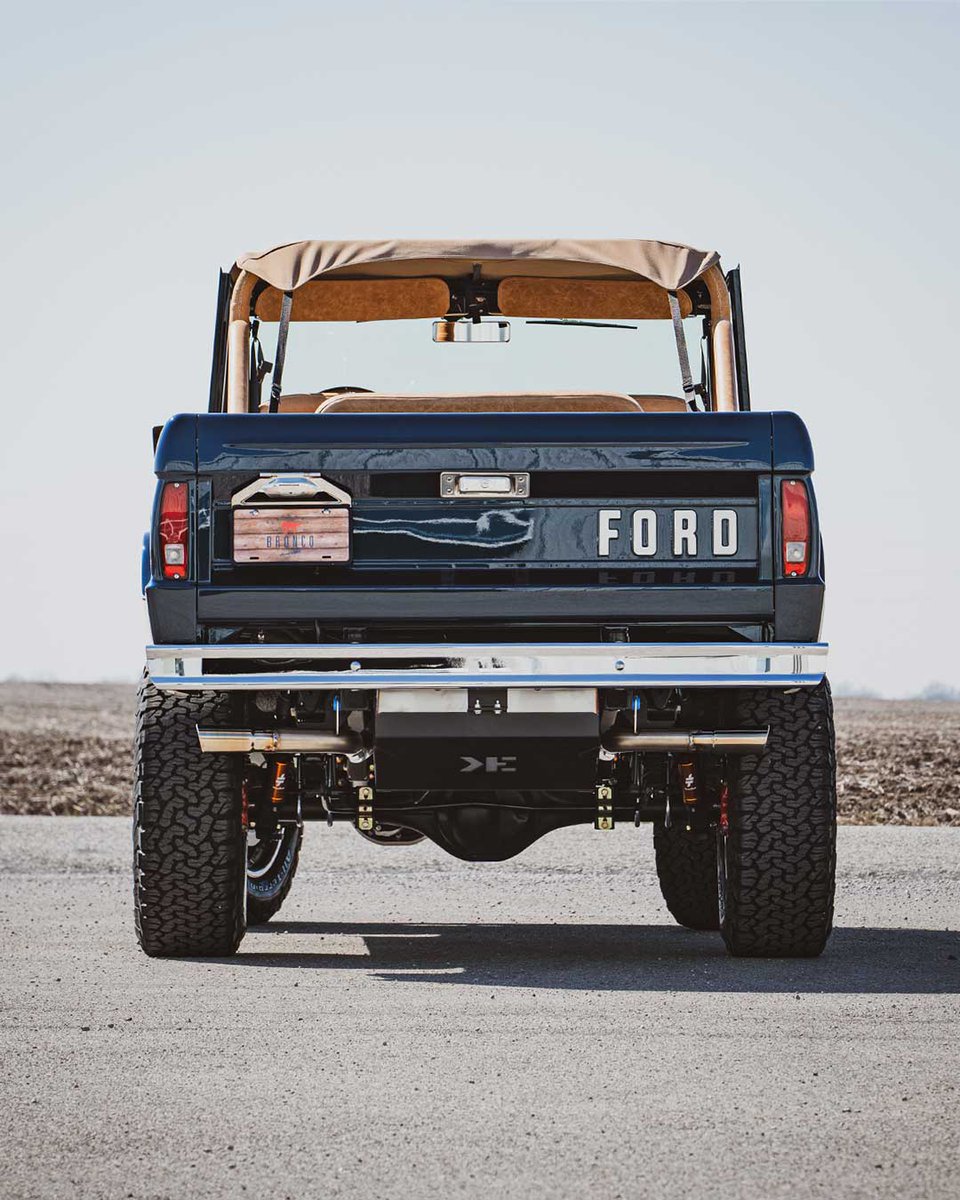 Soak up the sun and take your summer adventures to the next level with our Dark Blue Metallic Fuelie Edition™ Gateway Bronco and custom bimini top. Contact us about immediate delivery! #gatewaybronco #dreamstodriveways #fordbronco #earlybronco #classicbronco #classicford