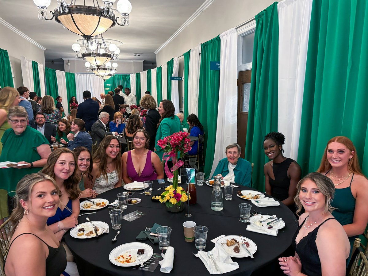 Thank you for joining us at the Big Green's 25th Annual Endowment Dinner! This event is always special as we bring together our incredible endowment donors and student-athletes.