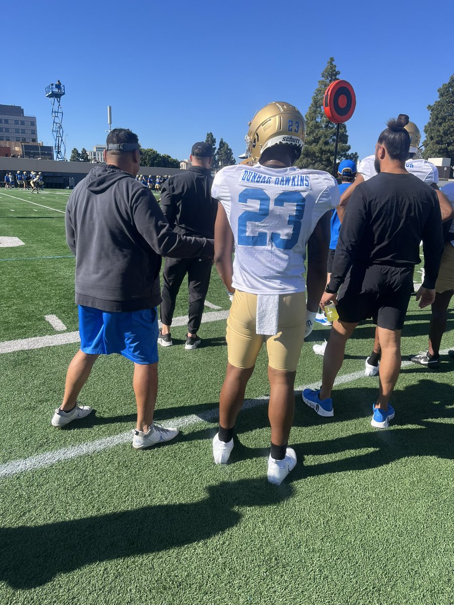 Boots on the ground at ucla today , was amazing to see @DeShaunFoster26 and @CoachDubb_Drick coach ball . Learned a lot and gained some much needed inspiration!! Also was awsome seeing @dunbar_hawkins in his new environment and element .Good things are happening in westwood 🧠 🐻