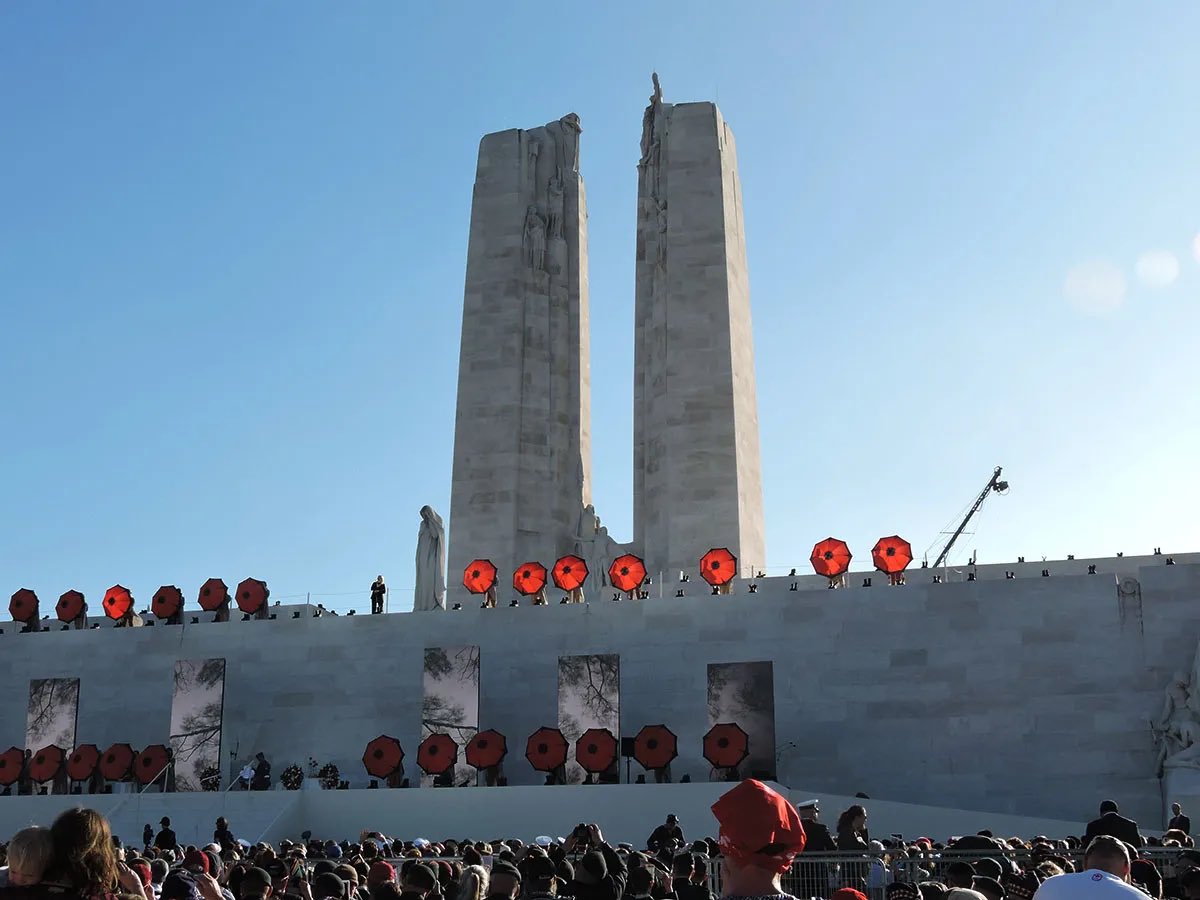 Today we remember the nearly 3,600 Canadians who lost their lives in the battle of #VimyRidge — a defining moment in Canadian history. As Brigadier-General Alexander Ross said of Canada’s accomplishments at Vimy, ‘I witnessed the birth of a nation’. Let us never forget their…