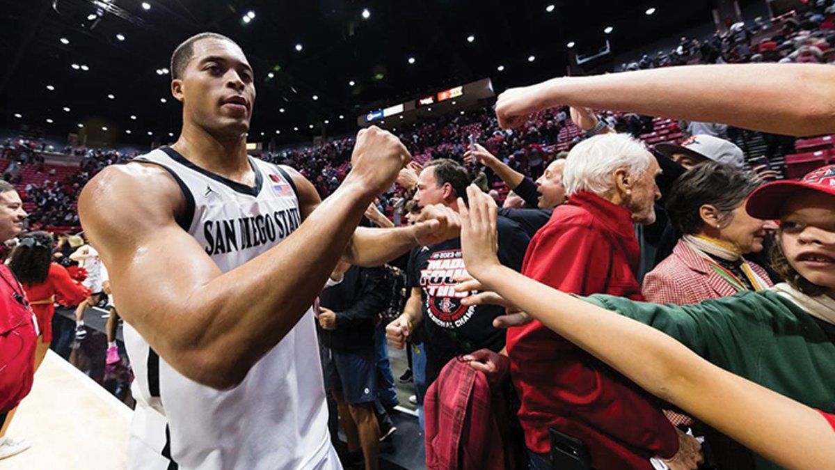 Jaedon LeDee named 2024 Karl Malone Award winner LeDee ranked in the top-100 nationally in 11 statistical categories, including No. 3 in free throw attempts, No. 5 in field goals and free throws, No. 6 in points and No. 12 in points per game. Read Now: bit.ly/3Uc7Tov