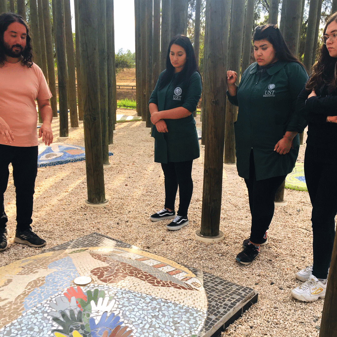 MemorialdePaine's tweet photo. ✊ Saludamos el compromiso con la memoria de Valentina, Yessenia y Ghiovannel, estudiantes de Educación Parvularia de la Universidad Santo Tomás, que hace pocos días comenzaron uno de sus procesos de práctica en Memorial Paine
#Educación #SantoTomás #NuncaMás #Justicia https://t.co/VuL1SePhGQ