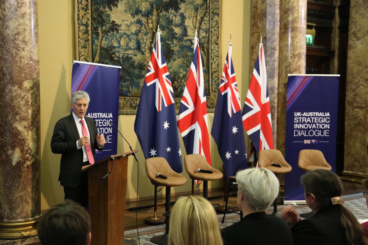 The inaugural 🇦🇺-🇬🇧 Strategic Innovation Dialogue closed this evening with a panel discussion and industry reception at @AusHouseLondon. The panel discussed the future of health, standards for AI and autonomous vehicles, and the future of energy.