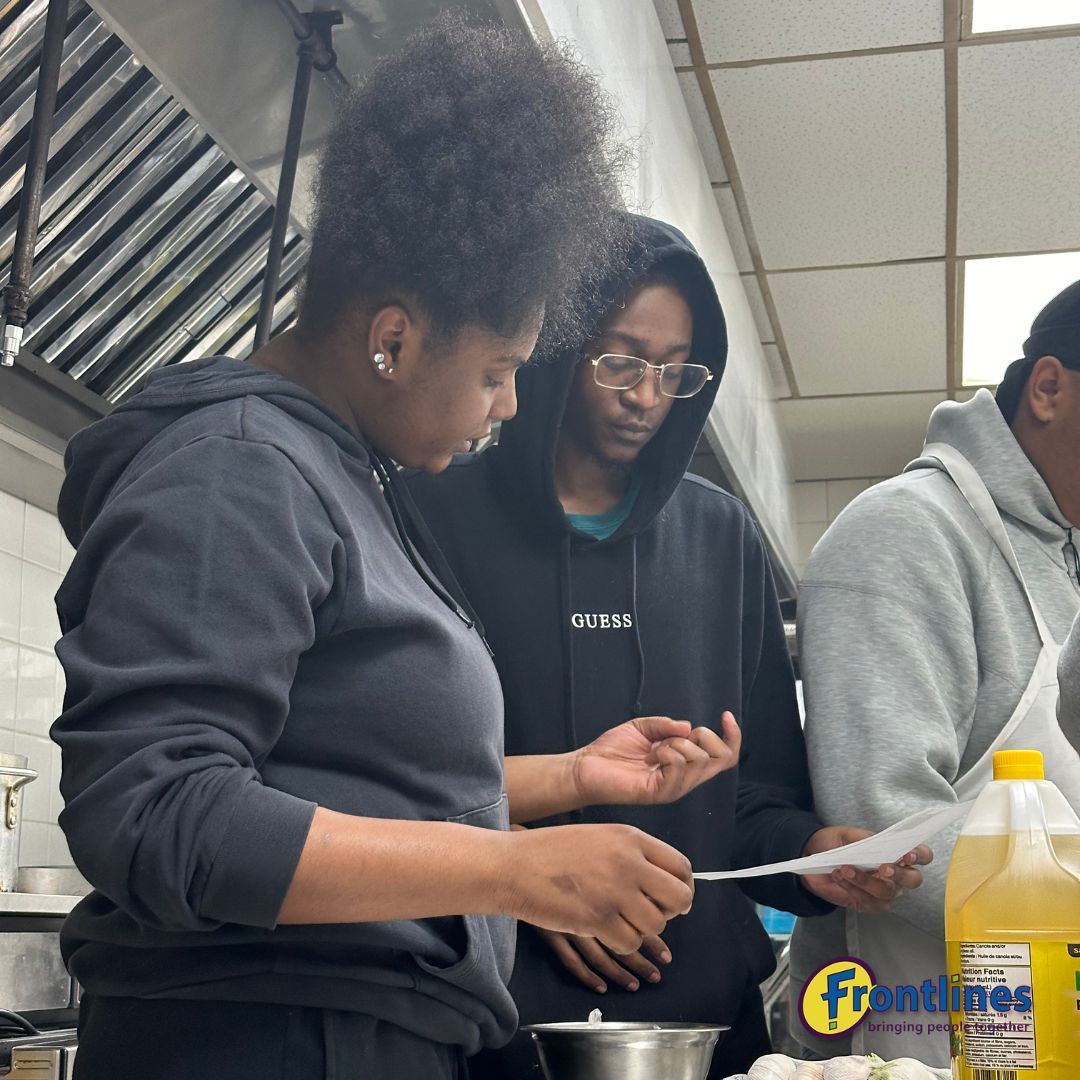 frontlinesto's tweet image. Nourishing minds and bodies in our mental health cooking class! 🍗🍟 Our incredible teens whipped up delicious chicken wings and poutine, creating culinary delights while embracing the therapeutic power of cooking
.
#torontoyouth #torontoculinary #torontochef #torontocook