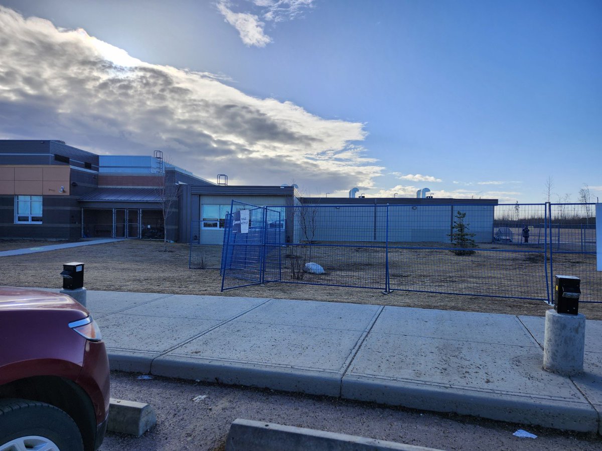 FMPSDOM's tweet image. Take a look at the beginning of the new modular classroom projects!  They will be ready to occupy in the Fall of 2024, and will help support our growing student population! @FMPSD @FMPSDOM #DoingWhatsBestForKids