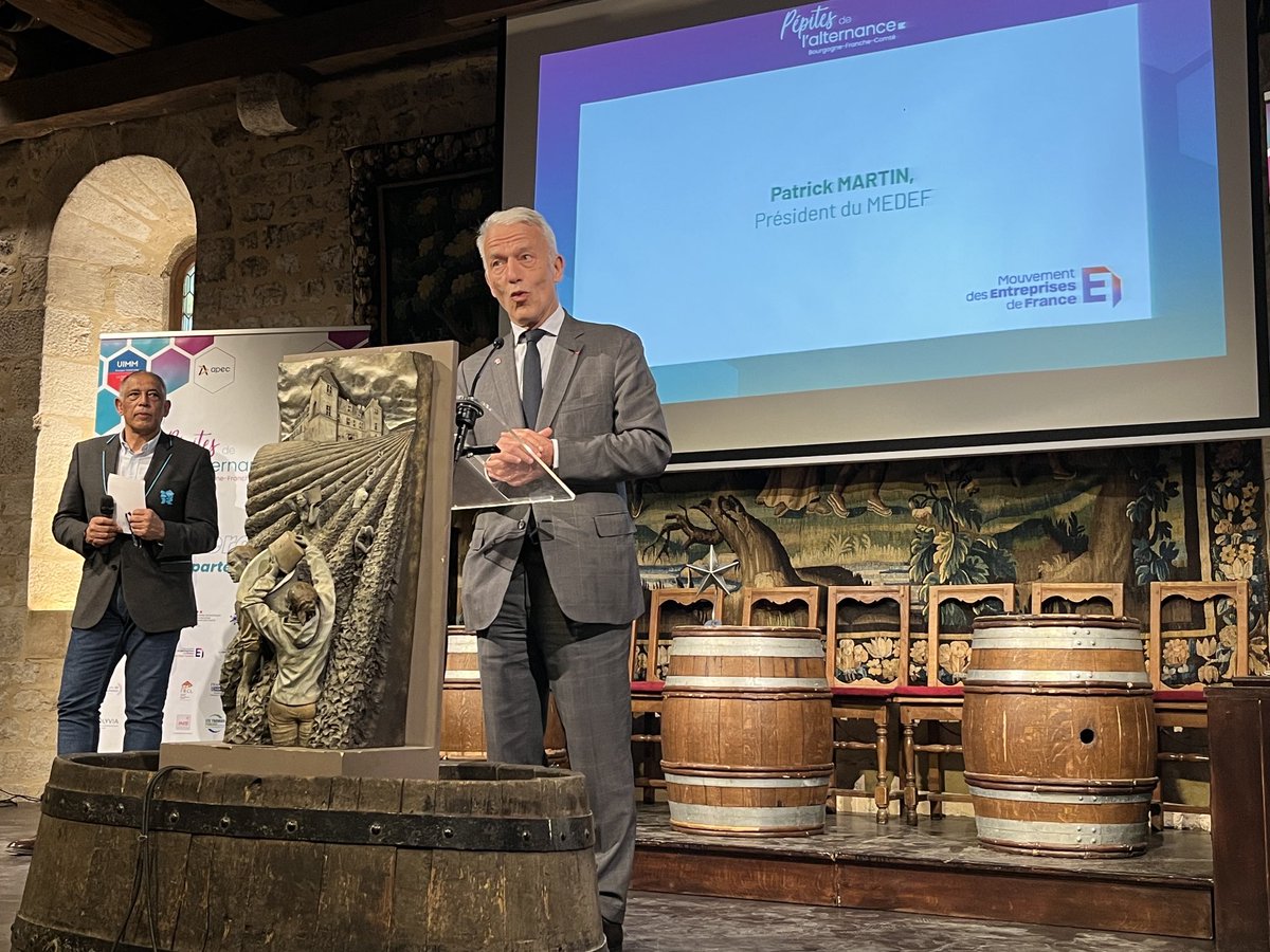 En représentation de@frebsamen Président de @DijonMetropole_
Au château du clos de Vougeot pour les trophées de l’Alternance BFC suivie d’une intervention du Président du Medef Patrick
Martin -