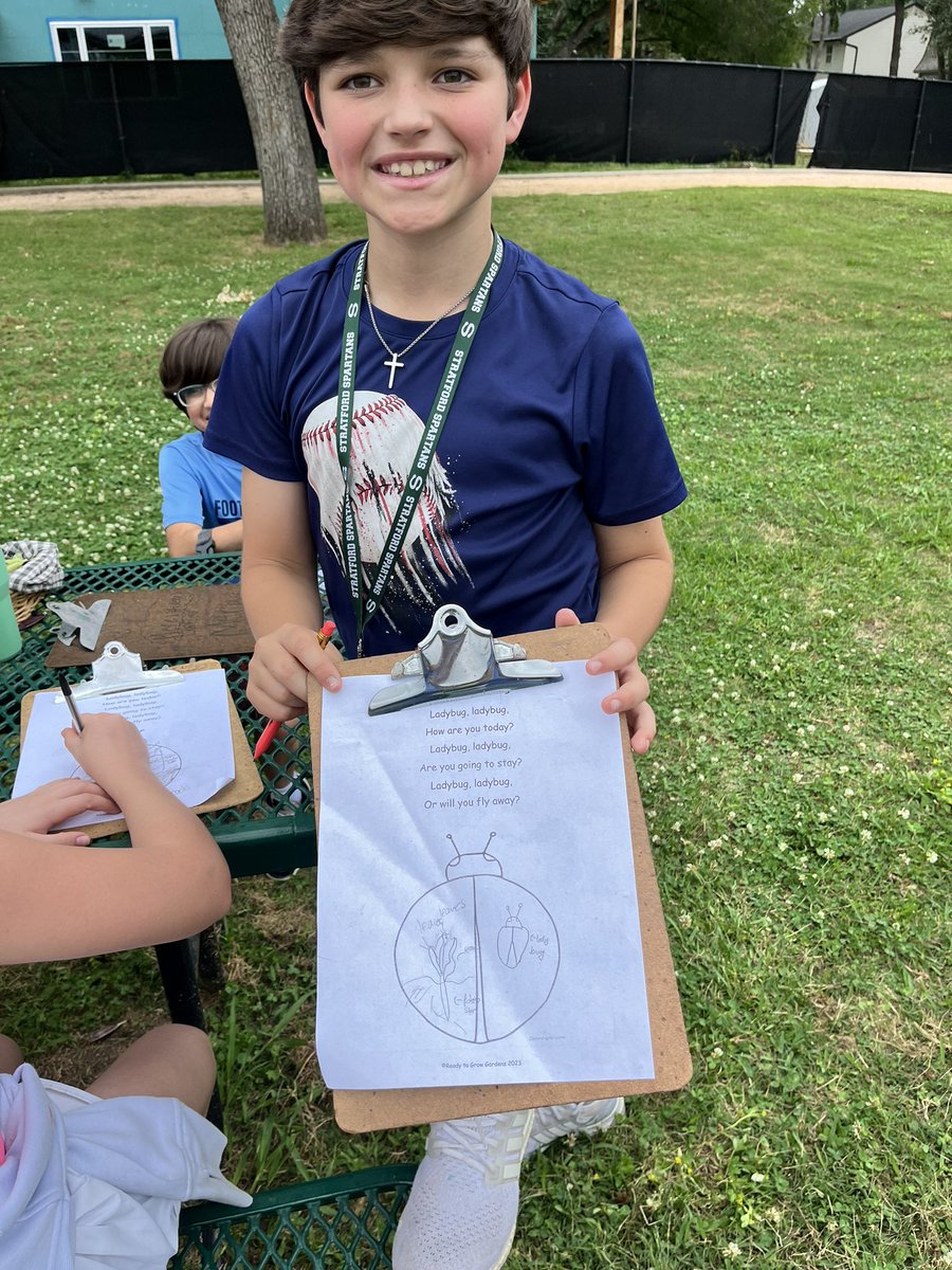 Wishing #5thgrade the best of luck on their STAAR test this month! It was great to spend some time doing #science outside! #outdoorscience #lifecycles #plantadaptations @readygrowgarden @LizGoodman1 @WilchesterSBISD @SBISD