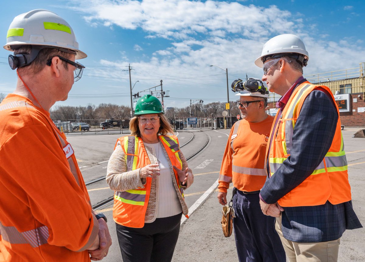 We were delighted to host Ontario Agriculture Minister Lisa Thompson, alongside our long-time port partner, Bunge. It was a pleasure showcasing our operations and discussing the important role of ports in Ontario's economy. #HOPAPorts #OntAg #HamOnt