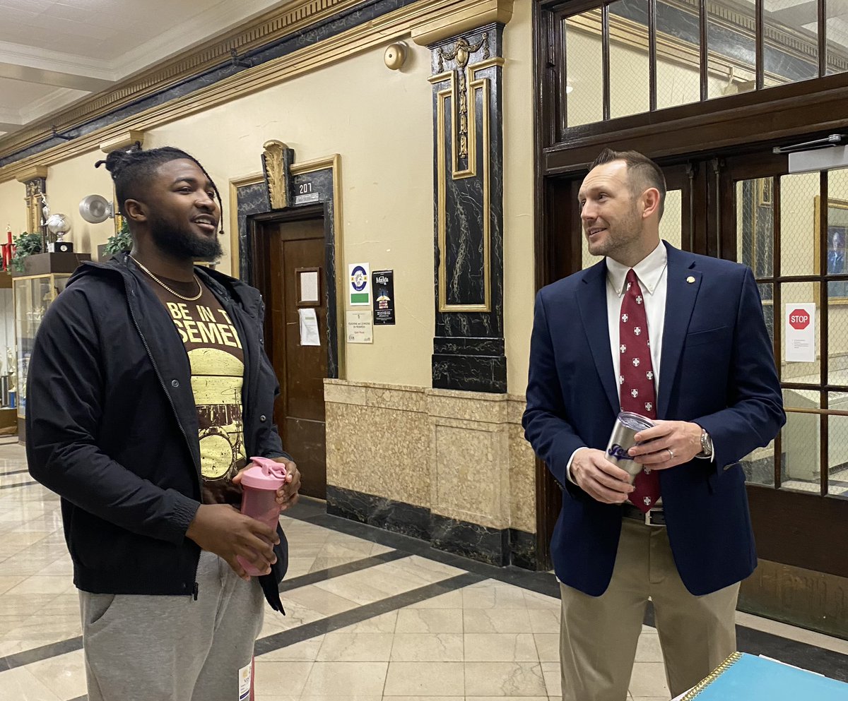 Brent K. Conner (@principal_jctms) on Twitter photo Today former Centurion and Male Bulldog Dallas Douglas came back home to speak to our FCA students. Dallas is a recent graduate of Centre College where he played football and studied music.
<a href="/JCTMSFootball/">JCTMS Centurion Football</a>
<a href="/JCTMS_JCPS/">Jefferson County Traditional Middle School</a>
<a href="/MaleBulldogs/">MALE HS Athletics</a>
<a href="/MrCathey21/">Mr. Principal 📚🎨🥎🎉</a> Today former Centurion and Male Bulldog Dallas Douglas came back home to speak to our FCA students. Dallas is a recent graduate of Centre College where he played football and studied music.
<a href="/JCTMSFootball/">JCTMS Centurion Football</a>
<a href="/JCTMS_JCPS/">Jefferson County Traditional Middle School</a>
<a href="/MaleBulldogs/">MALE HS Athletics</a>
<a href="/MrCathey21/">Mr. Principal 📚🎨🥎🎉</a>
