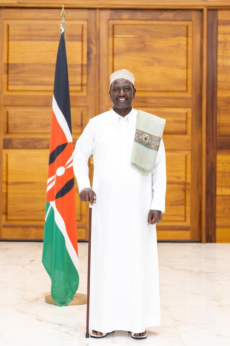 Le président Kenyan 🇰🇪 William Ruto célèbre la Aïd el-Fitr avec la communauté Musulame du Kenya 🇰🇪🤲🏼