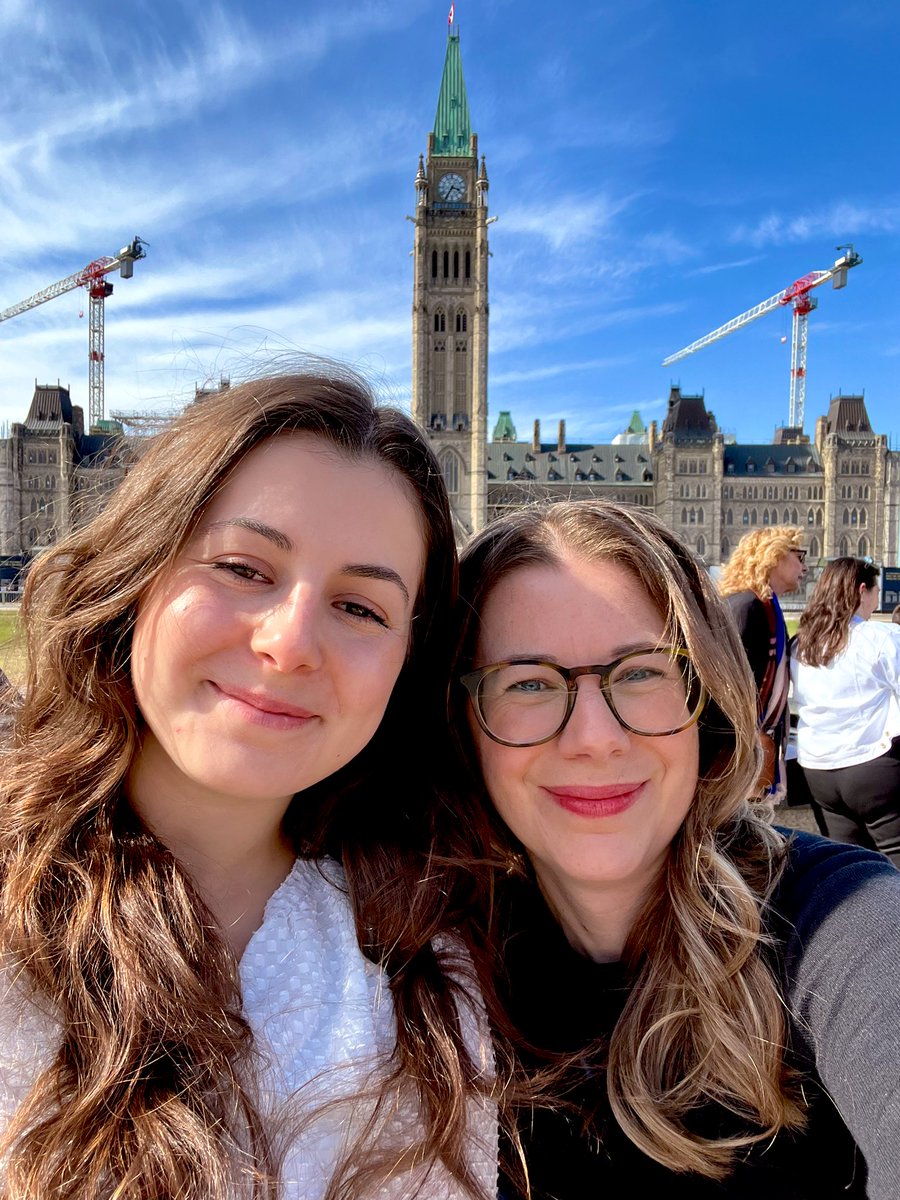 Delighted to welcome SPD MdHB @SarahTimmann to Ottawa on behalf of @FES_DC for the @broadbent Progress Summit. Spent this sunny afternoon touring Parliament and watching Question Period (reviews are mixed on the latter 😂). Welcome to Canada! 🇨🇦