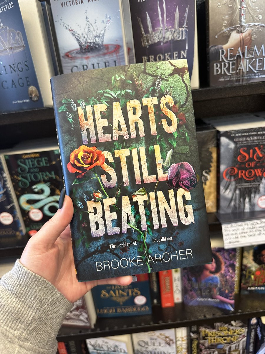 Hearts Still Beating is a whole week old!!! ty to everyone who supported me and my anxious self during an amazing debut week!! and if you need some sapphic zombie romance in your life, pick up a copy!!