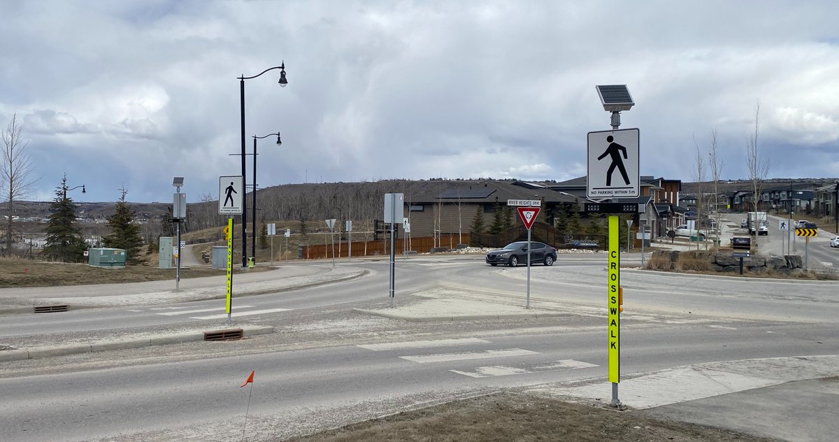 TownofCochrane's tweet image. The new solar-powered crosswalk are completed at the Riviera Way Roundabout!

Thank you to the Cochrane Roads team for installing these units; this enhancement will help Cochranites explore the neighbourhood and walking paths safely.