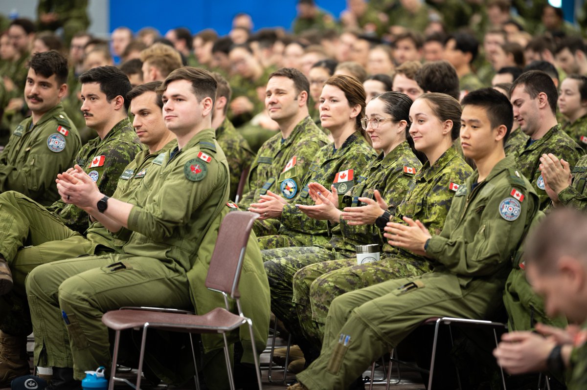 Les retrouvailles des diplômés du Collège militaire royal du Canada (CMR) qui ont eu lieu cette fin de semaine ont été un franc succès alors que les participants se sont joints aux célébrations du centenaire de l’ARC.
