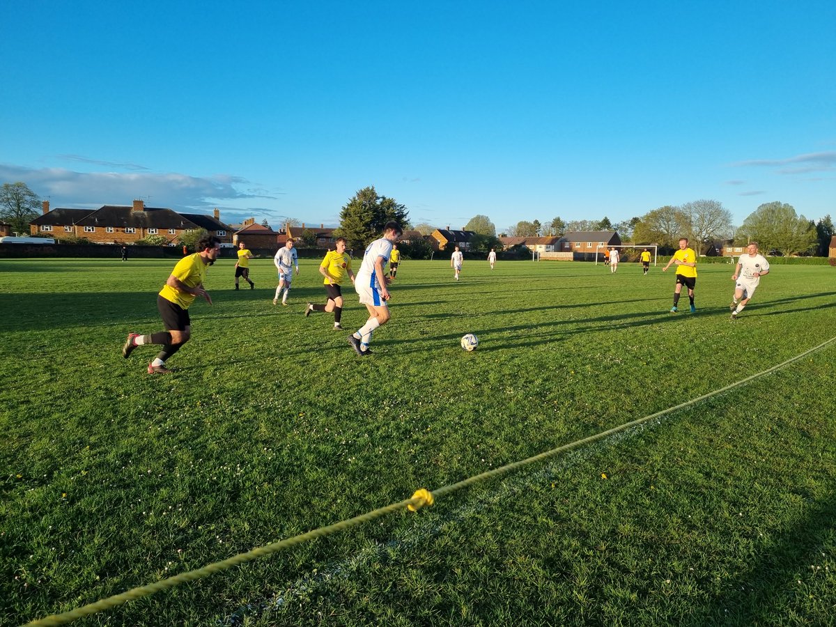 #375 

<a href="/HellenicLeague/">Hellenic League</a> Div Two East
<a href="/Britwell_FC/">Britwell FC</a> 1 <a href="/ACSPORTSFC/">Aston Clinton Sports FC</a> 2

6pm KO in Slough. A very quiet away side winning 2-1 against their boisterous hosts. Got to see the sinbin in action plus some high winds.