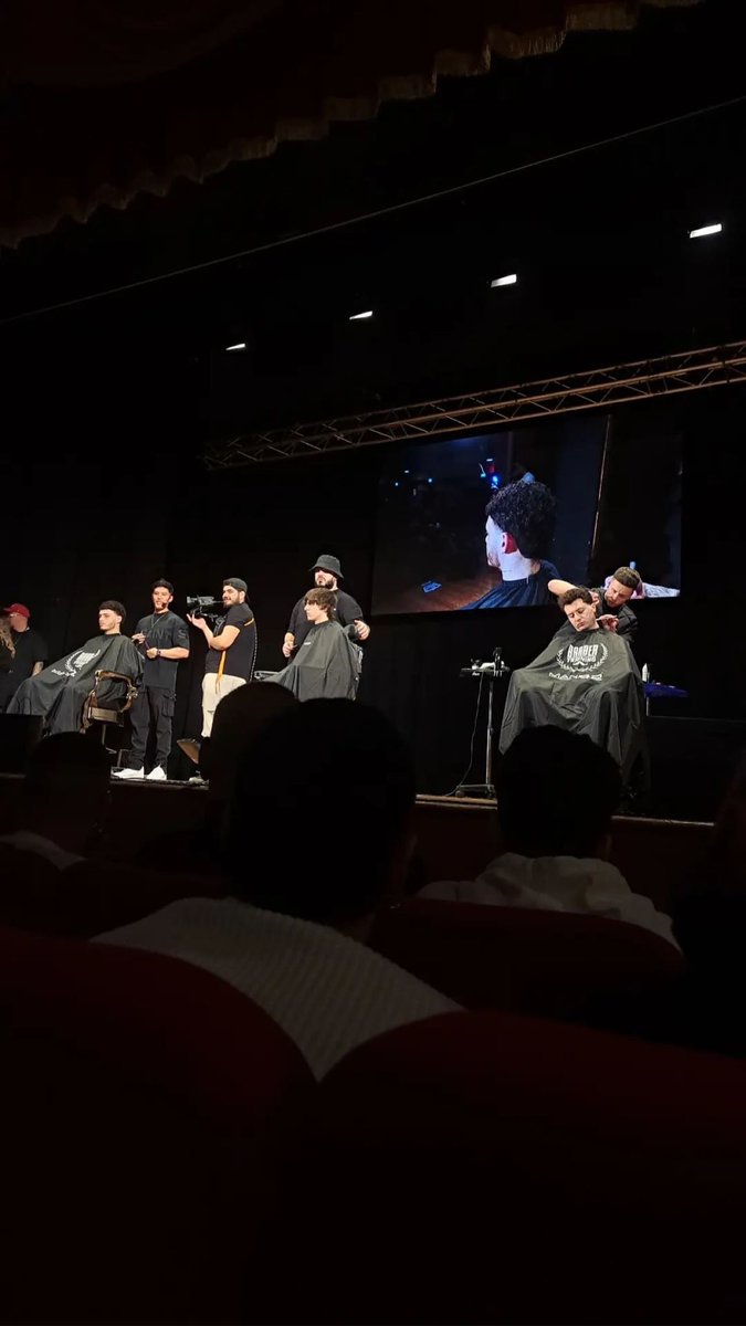 markhawthorne14's tweet photo. SPECIAL ! 300 people in Italy 
 I want to talk about why ? It was much more deeper than achieving something within hair . I grew up being told a lot of things around failure &amp; not being able to achieve/ do stuff due to circumstances of life &amp; areas we grew up in!Chase your dream https://t.co/TRrwG6piBa