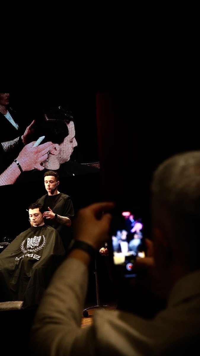 markhawthorne14's tweet photo. SPECIAL ! 300 people in Italy 
 I want to talk about why ? It was much more deeper than achieving something within hair . I grew up being told a lot of things around failure &amp; not being able to achieve/ do stuff due to circumstances of life &amp; areas we grew up in!Chase your dream https://t.co/TRrwG6piBa