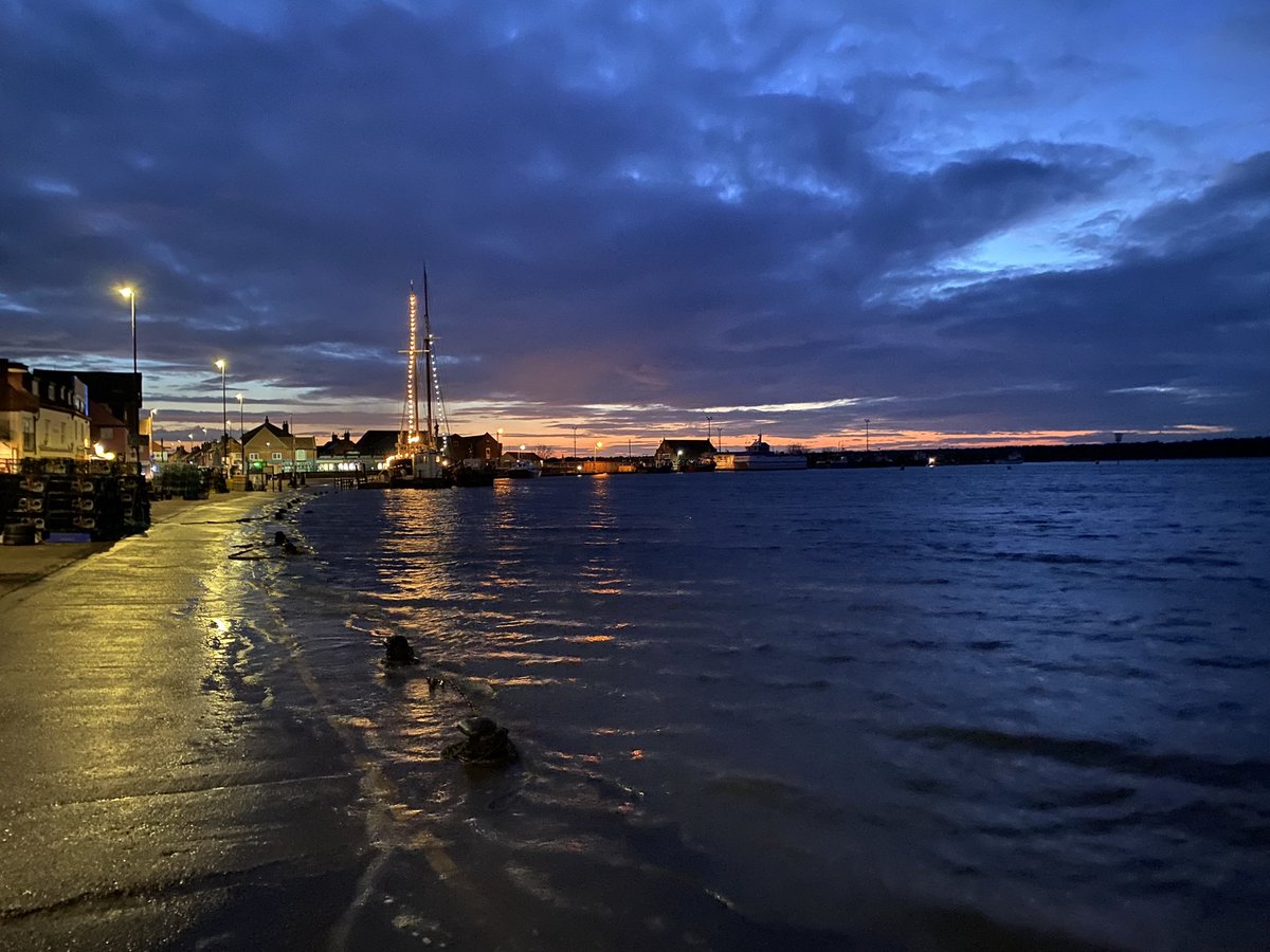 Big spring tides this evening at #PortofWells but all calm on #NorthNorfolkCoast #WellsNexttheSea as “ Day is Done”