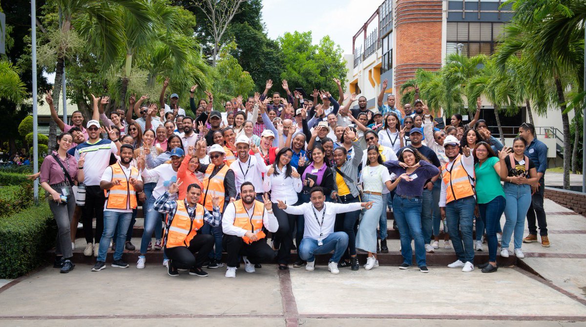 🏗️✨ Culmina con éxito la primera edición del 2024 de la capacitación para el levantamiento del Registro de Oferta de Edificaciones (ROE). 👏 ¡Gracias a todos los participantes por su compromiso y dedicación!🌟 #ROE2024 #DesarrolloUrbano #BuenosDatosBuenasPoliticas #ONERD