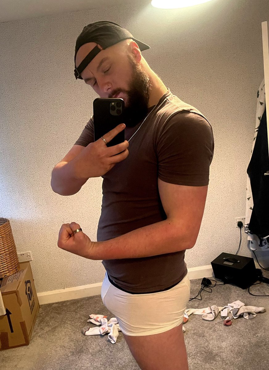 go follow my awesome Master <a href="/MasterGiantJay/">Master Giant Jay 🇬🇧</a> and sniff, serve, obey! He can get yo wild and weak! This Master is the ONE! 🔥🔥

DM for a good time <a href="/MasterGiantJay/">Master Giant Jay 🇬🇧</a> (PayPal link)